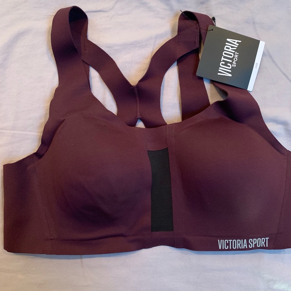 VS knockout sports bra. New with tags. 34B